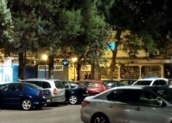 Un tiroteo nocturno en Reyes Católicos moviliza un amplio dispositivo policial