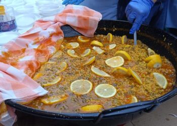 Cerca de 2.000 euros recaudados en las jornadas solidarias de migas y paella a favor de la Beca de San Diego 5 Cerca de 2.000 euros recaudados en las jornadas solidarias de migas y paella a favor de la Beca de San Diego