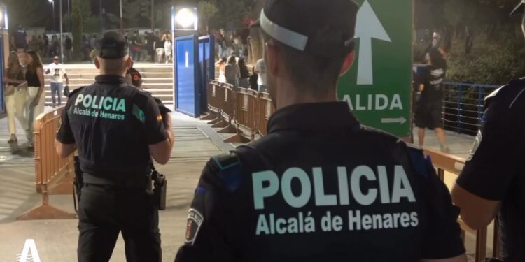 Policía Local en el recinto ferial. Imagen: Ayuntamiento de Alcalá