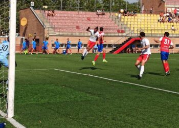 El RSD Alcalá domina pero cae ante el Navalcarnero en su segundo test de pretemporada