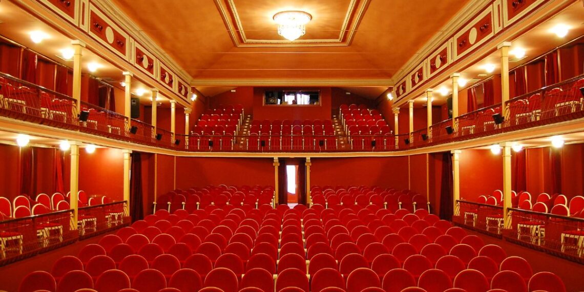 teatro salon cervantes gradas