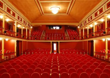 El Teatro Salón Cervantes abre convocatoria para artistas locales dentro del programa ‘Alcalá a Escena’