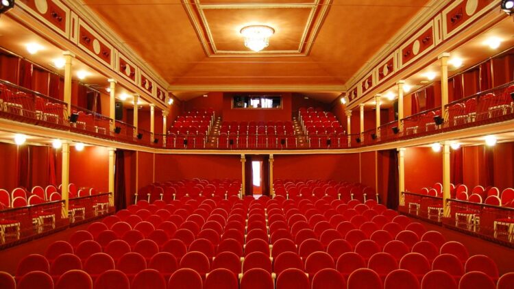 teatro salon cervantes gradas