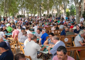 Órdagos y emoción en la Plaza de Palacio con el tradicional Torneo de Mus de las Ferias