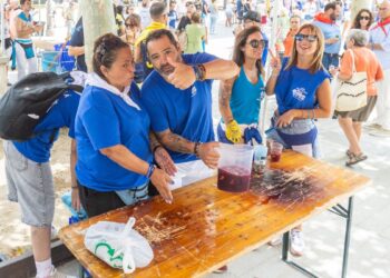Cientos de vecinos disfrutaron del vermú de las peñas y los juegos en el miércoles de Ferias en Alcalá