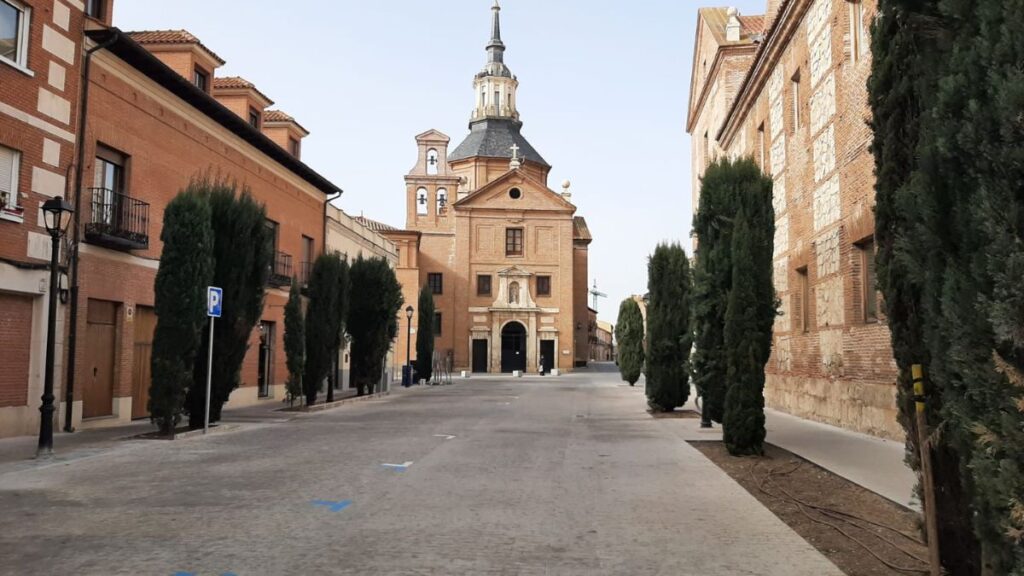 El Ayuntamiento de Alcalá unifica temporalmente las zonas de aparcamiento de residentes durante las Ferias 1 zona azul casco historico