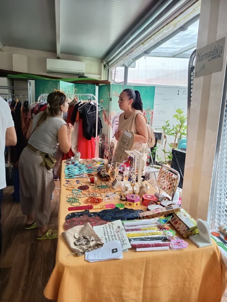 Vecinos y artesanos se unen en el VIII TOV Mercadillo Alkala para apoyar a familias vulnerables 2 02cd3177 4f11 4c04 8bcd 67714b0b66d2