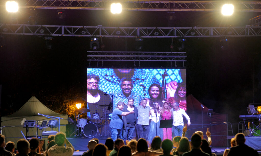 Diego Larrea emociona con Absurda Inmediatez en un Parque de Sementales lleno durante las Ferias 2025 5 DIEGO LARREA ABSURDA INMEDIATEZ 27 08 2025 3