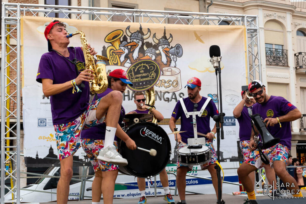 El IV VikiConcurso de Charangas inunda de música, pasacalles y solidaridad las calles de Alcalá 2 NdP IV Vikiconcurso 2