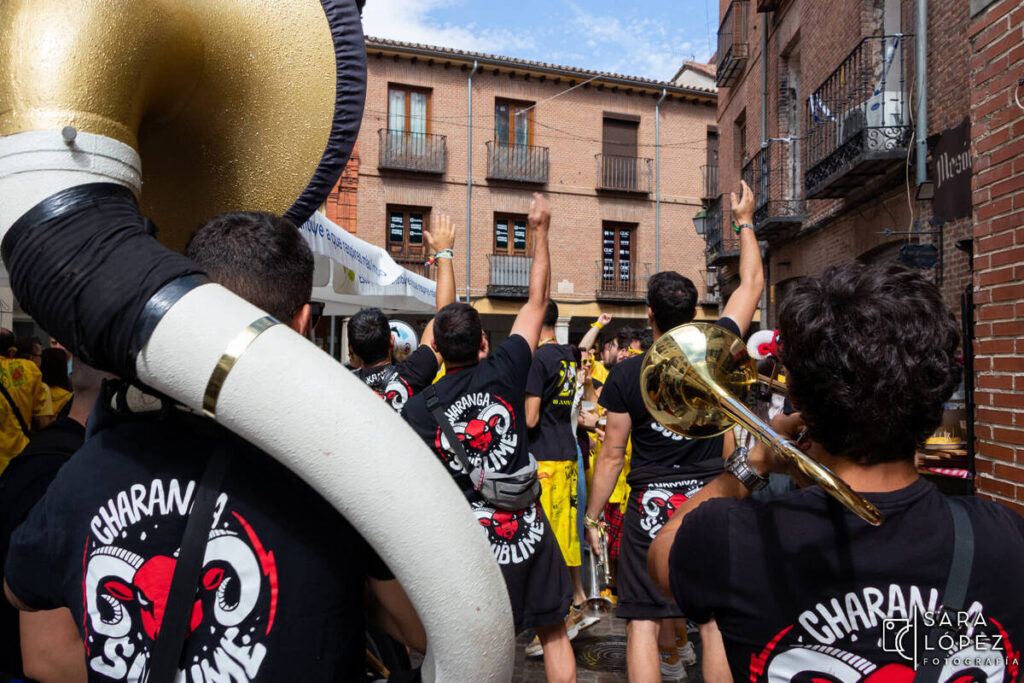 El IV VikiConcurso de Charangas inunda de música, pasacalles y solidaridad las calles de Alcalá 6 NdP IV Vikiconcurso 6