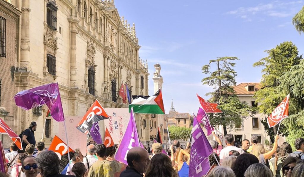 Tensión en la apertura del curso en la UAH con protestas por la financiación y la política regional 1 Protestas UAH