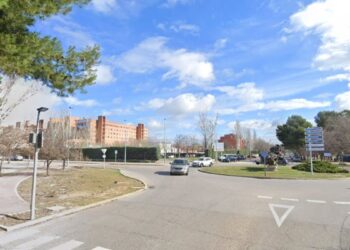 Finalizan las obras de asfaltado en el Hospital Príncipe de Asturias con reapertura de accesos y aparcamientos