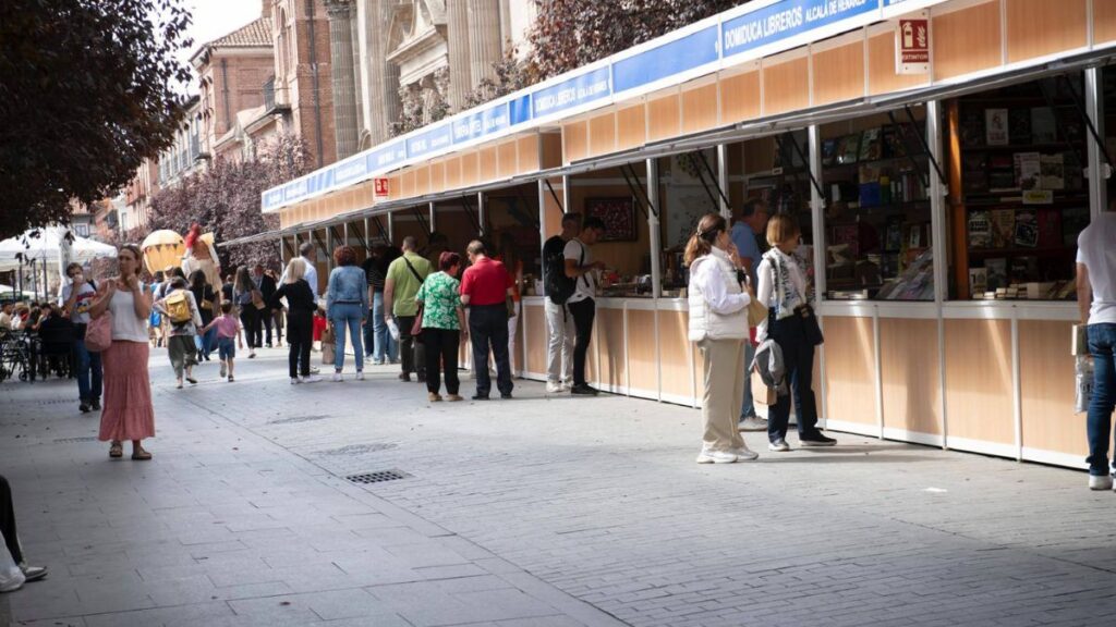 La Feria del Libro Antiguo y de Ocasión celebra su 39ª edición en la calle Libreros hasta el 12 de octubre 1 feria del libro antiguo