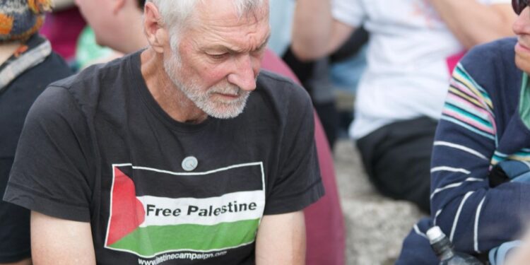 Alcalá se suma a las movilizaciones internacionales en apoyo a Palestina con una concentración en la Plaza de Cervantes 1 Imagen de Stock