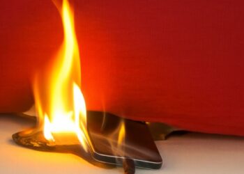 Crece la preocupación por incendios domésticos vinculados a cargas inadecuadas de dispositivos electrónicos