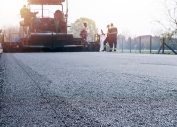 Obras de asfaltado en accesos del hospital: restricciones de aparcamiento del 19 al 23 y pasos peatonales abiertos
