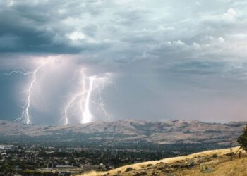 El Gobierno regional advierte a vecinos y ayuntamientos sobre el riesgo creciente de tormentas este otoño