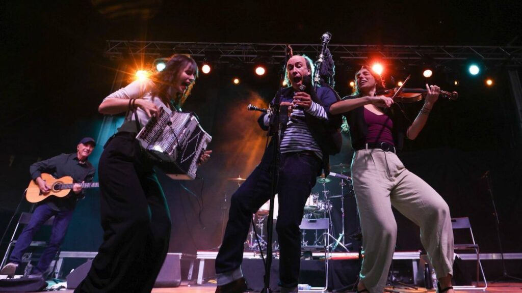 Carlos Núñez conquista la Huerta del Obispo en una noche mágica del Festival Celta 1 Carlos Nunez