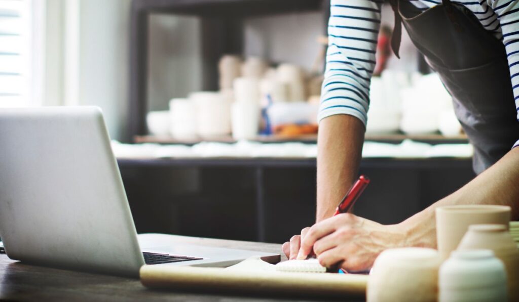 Alcalá abre el ciclo “Conecta, crea y crece” con talleres gratuitos para empleo y emprendimiento hasta 2026 1 Emprendimiento