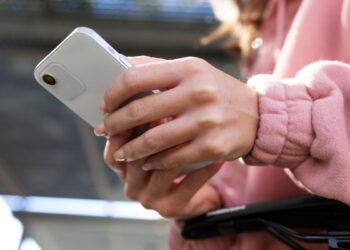 La Guardia Civil alerta de la ‘estafa del me gusta’: ofertas de dinero fácil para robar datos y dinero