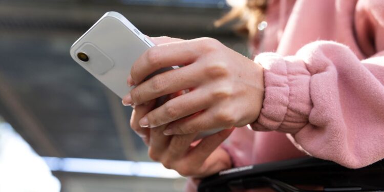 La Guardia Civil alerta de la ‘estafa del me gusta’: ofertas de dinero fácil para robar datos y dinero 1 Freepik