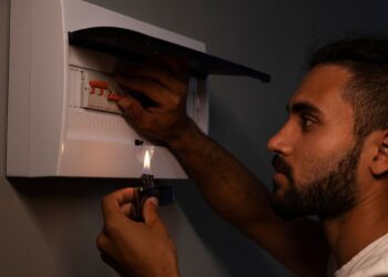 ¿Otro Gran Apagón? Cortes breves de luz sorprenden a varios barrios de Alcalá durante la noche del lunes