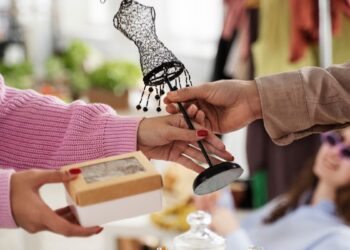 Café Pendiente organiza su X Mercadillo Solidario con un sorteo y ‘PVP Naranja’ para alimentos frescos
