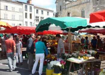 El PP desmiente que vaya a haber traslado del mercadillo de los martes: “Ni se va a mover el mercadillo ni se van a quitar aparcamientos”