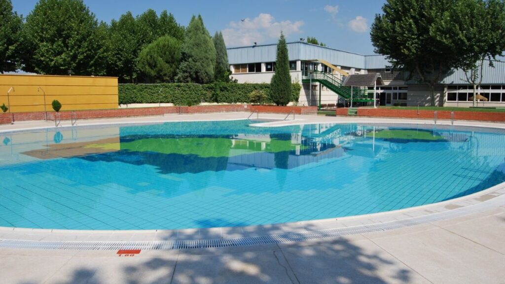 Qué piscinas municipales siguen abiertas en Alcalá este agosto y cuándo cierra cada una 1 piscina el juncal