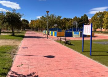 VOX denuncia una pelea en las pistas del Ensanche y vuelve a pedir el cierre del centro de inmigrantes
