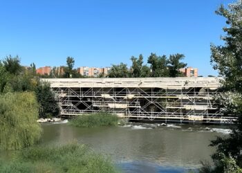 Alertan de colapsos y retrasos de ambulancias tras el corte en la M-300 por las obras del Puente de Zulema