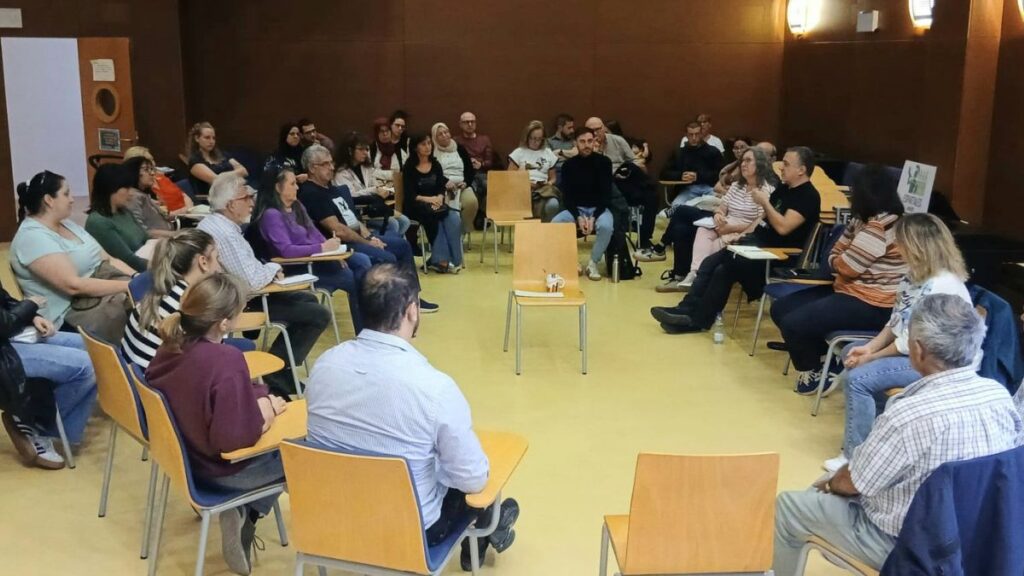 Los vecinos de Espartales se organizan frente a los robos: “Queremos volver a sentirnos seguros” 1 reunion espartales unidos