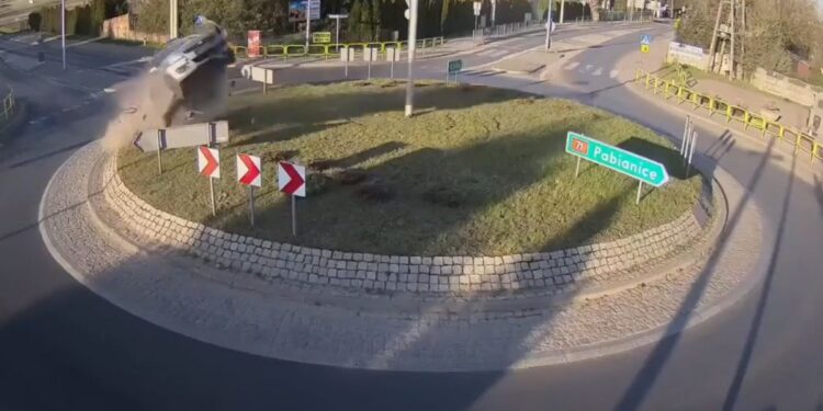 SEREM alerta sobre los errores más comunes al circular por rotondas y pide más educación vial en Alcalá 1 Imagen: SEREM Emergencias