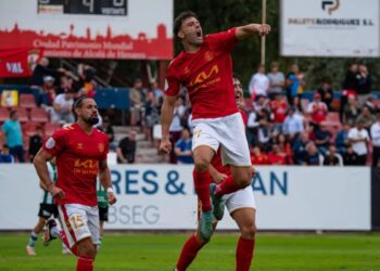 El RSD Alcalá vuelve a El Val con oficio y vence al Quintanar del Rey con gol de Javi Hernández