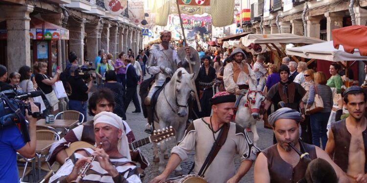 sancho y quijote desfile mercado cervantino
