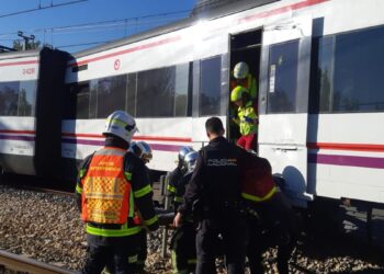 Seis heridos leves y caos en Cercanías tras el descarrilamiento de un tren en San Fernando de Henares