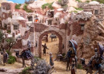 La Navidad arranca en Alcalá con los grandes belenes de Gal y Santa María la Rica