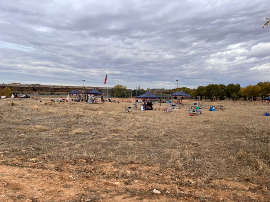 The Walking Dead convierte el Campus de la UAH en el escenario de su nueva temporada 5 Imagen de WhatsApp 2025 11 05 a las 19.48.07 d3c4cec3