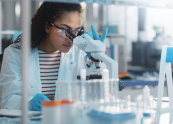 La Comunidad de Madrid premia en 2025 la investigación en genética, materiales avanzados, ciencias sociales y biomedicina