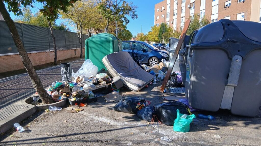 basura contenedores espartales 1