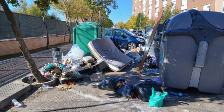 basura contenedores espartales 1