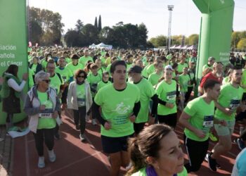 La XII Carrera contra el Cáncer vuelve a llenar El Val y refuerza el apoyo comunitario a pacientes y familias