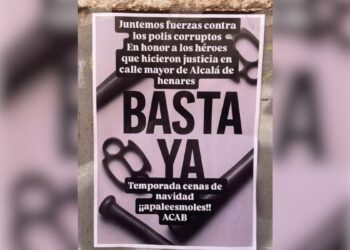 La Policía investiga la difusión de carteles que incitan a “apalear policías” tras la agresión a dos agentes en la Calle Mayor