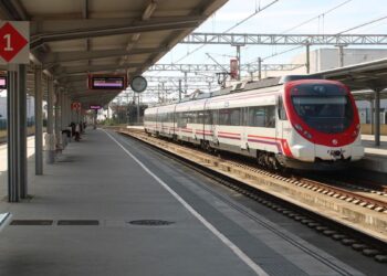 Renfe y Adif ejecutarán un corte total de ocho días en las líneas C-2, C-7 y C-8 entre San Fernando y Azuqueca 6 Renfe y Adif ejecutarán un corte total de ocho días en las líneas C-2, C-7 y C-8 entre San Fernando y Azuqueca