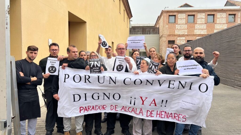 La plantilla del Parador de Alcalá se moviliza para desbloquear la negociación del convenio colectivo 1 concentracion parador