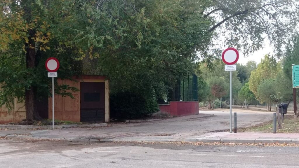 senal trafico parque espartales