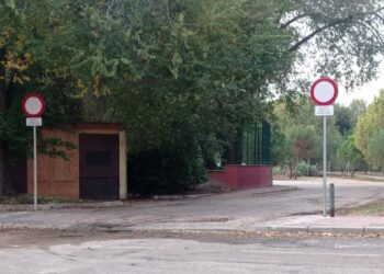 Nuevas señales y multas para evitar el acceso de vehículos al Parque de Espartales y proteger el corredor verde del Camarmilla
