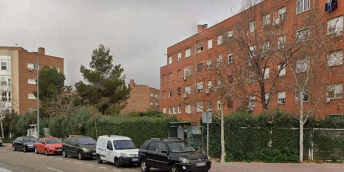 Un ladrón entra por la fachada en un segundo piso de Espartales mientras los propietarios estaban dentro de la vivienda 1 Calle Miguel Hernandez