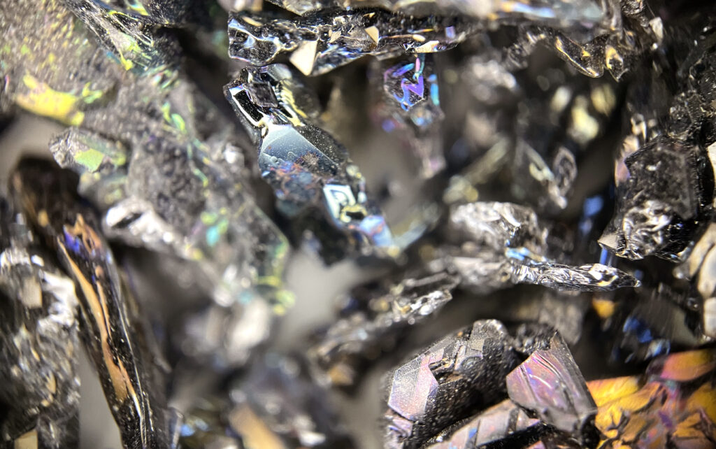 La UAH analiza el papel de los minerales críticos en la tecnología y la transición energética global 1 Minerales