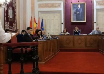 Rechazada en el pleno la moción para que el Ayuntamiento se persone como acusación en los juicios por robos en Espartales